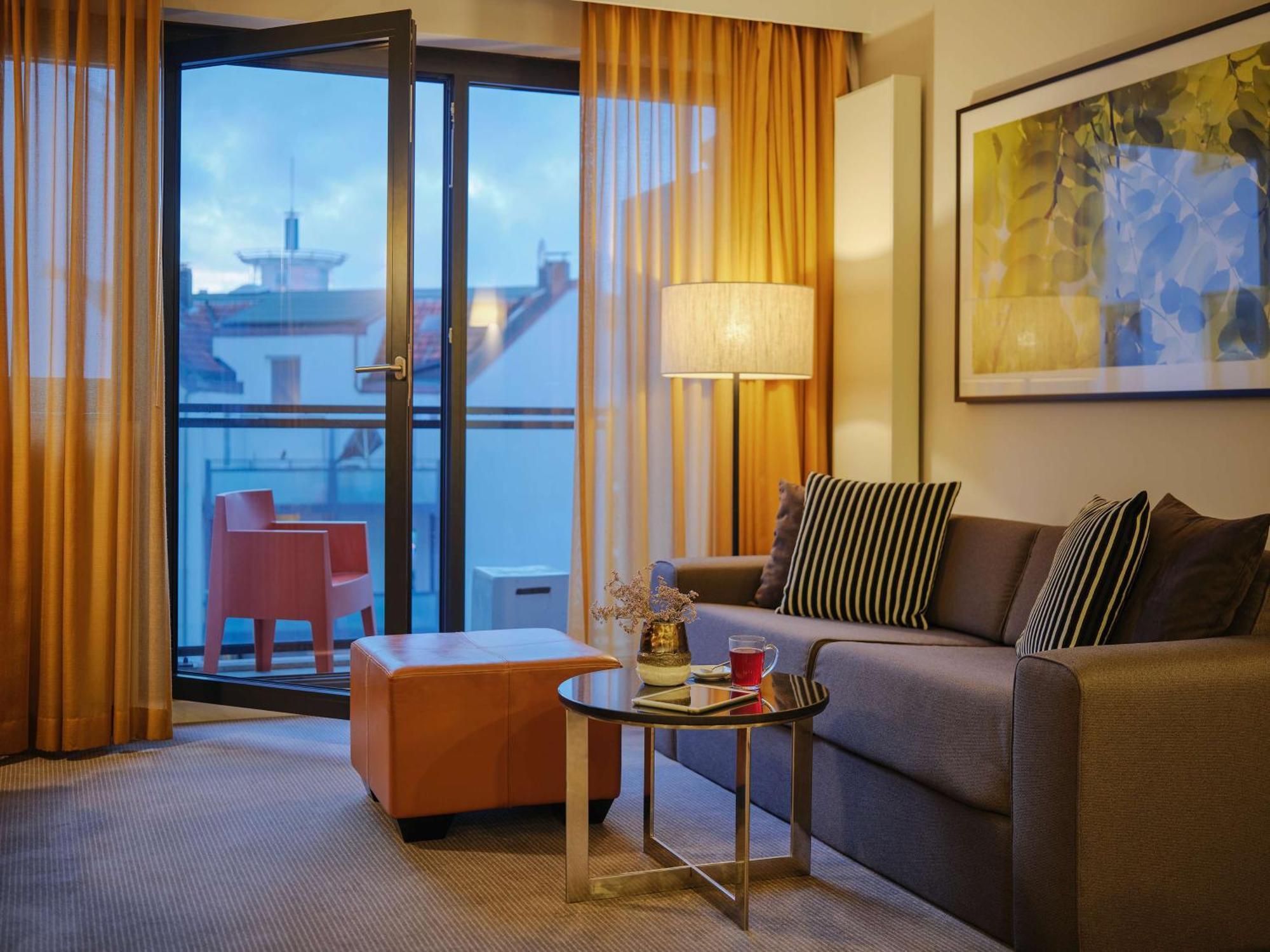 Family Room Balcony,1548217786:JPEG